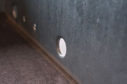 Zurrlöcher in den Bordwänden