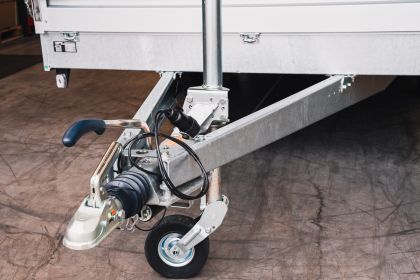 V-Deichsel mit verstärktem Automatik-Stützrad