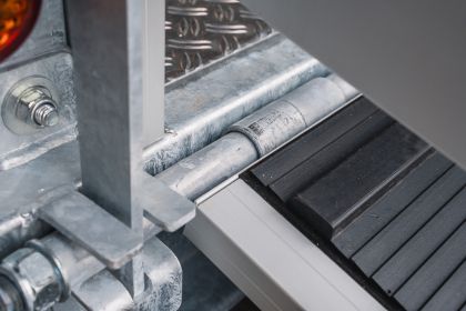 Rollenscharnier hinten an der Rampe