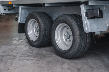 Komplettrad 225/55R12