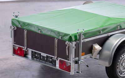Grüne Flachplane für HIRTH Anhänger