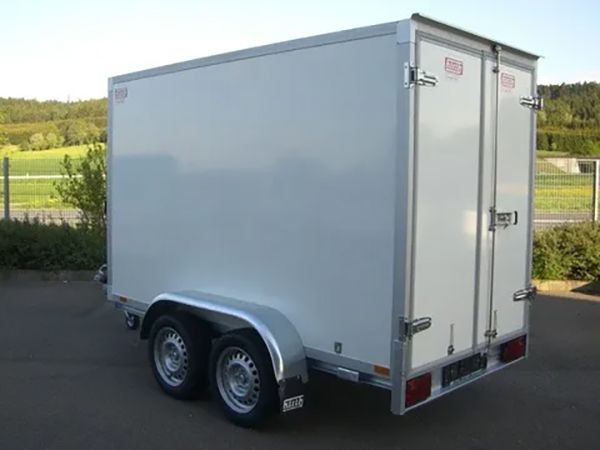 Tandem Tieflader Kofferanhänger von HIRTH
